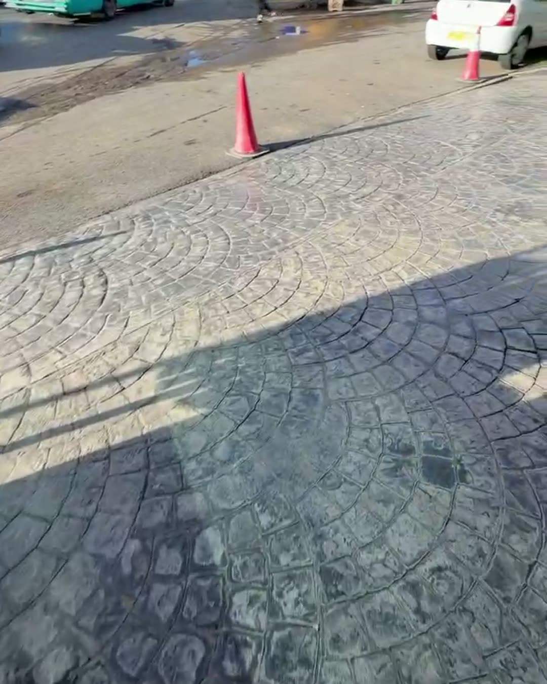 Béton imprimé d'un hôtel, 10 ans après